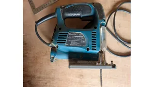 筆者が実際に使っているマキタ 4327の実機写真